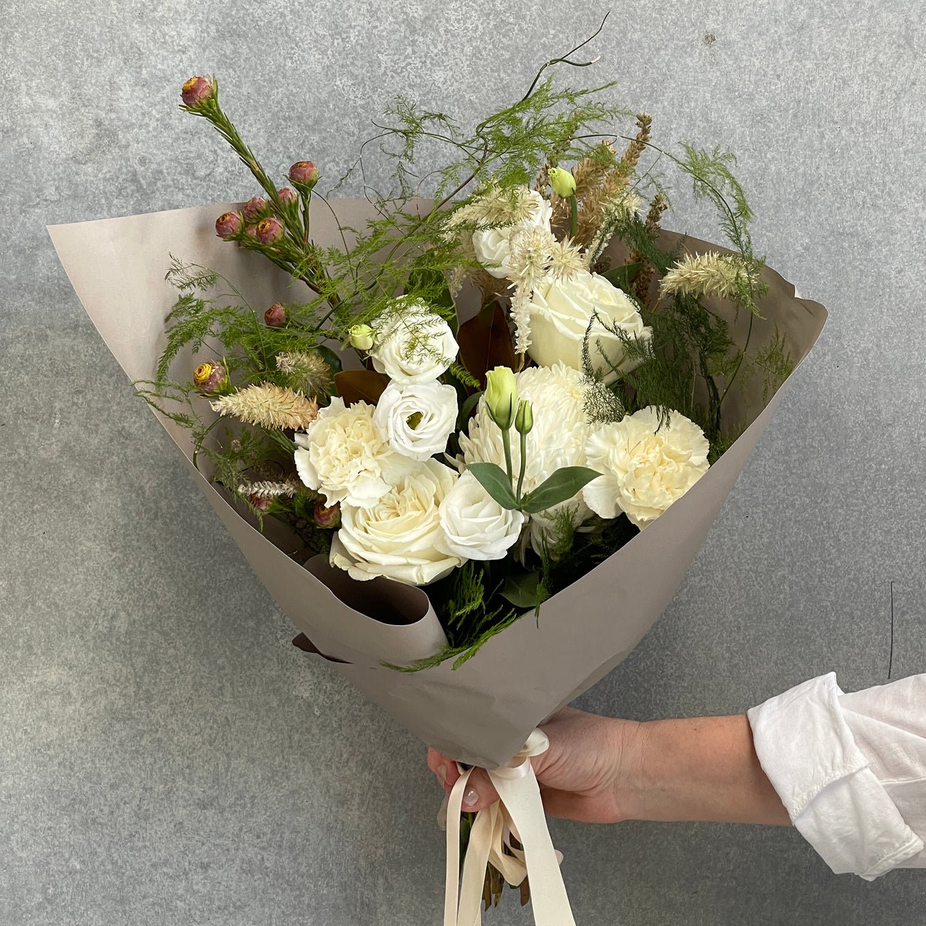 Soft Neutral Flower Bouquet size Deluxe suitable for any occasion.