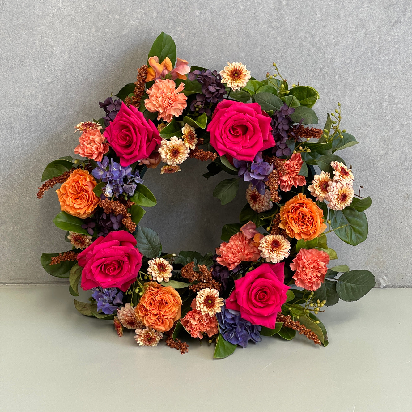 Honour your loved ones with funeral wreath. Trusted florist with a wide variety of gorgeous flower arrangements and same day delivery