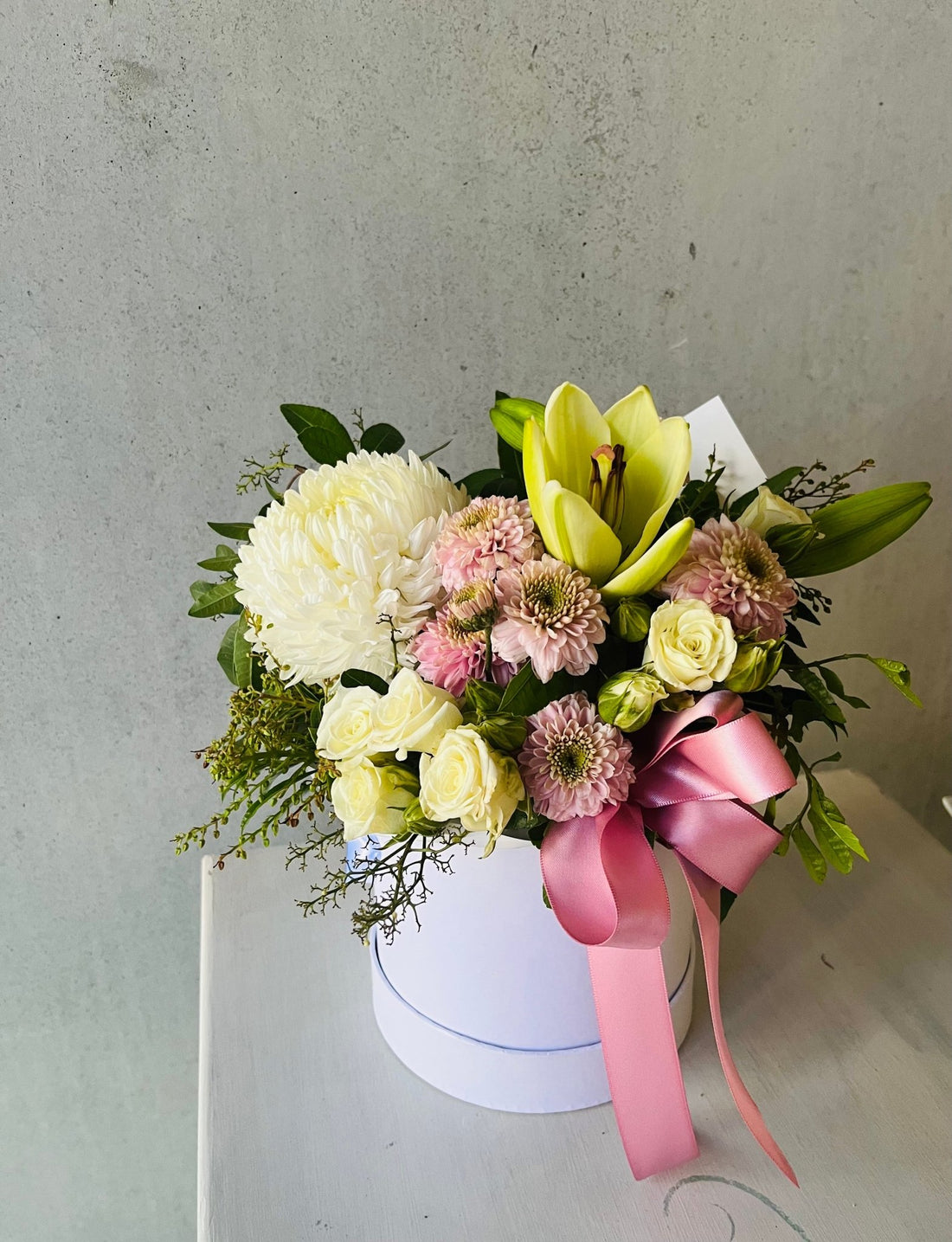 Mother’s Day petite Flower Hatbox - Teka Flowers